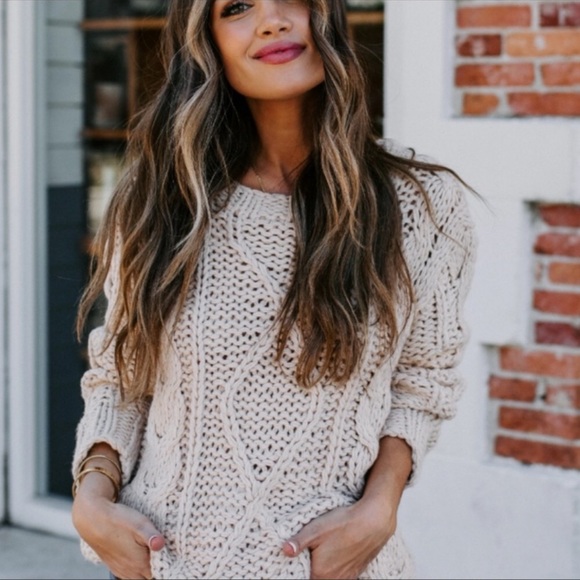 NWT CHUNKY CABLE KNIT SWEATER - Picture 2 of 10